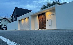 くぐり門とシャッターゲート